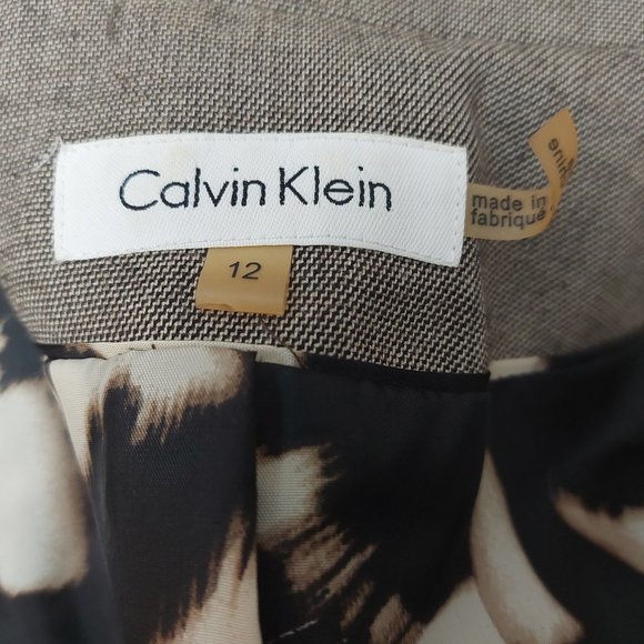 Calvin Klein Single Breasted Blazer faux pockets, single button, rouch sleeves - Picture 8 of 13